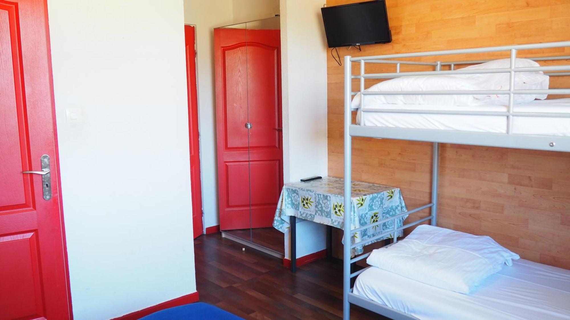 Le Logis De La Garenne Hotel Morestel Luaran gambar